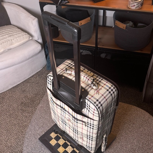 CERTIFIED AUTHENTIC Burberrys Blue Label Vintage Check Rolling Suitcase - Picture 6 of 15